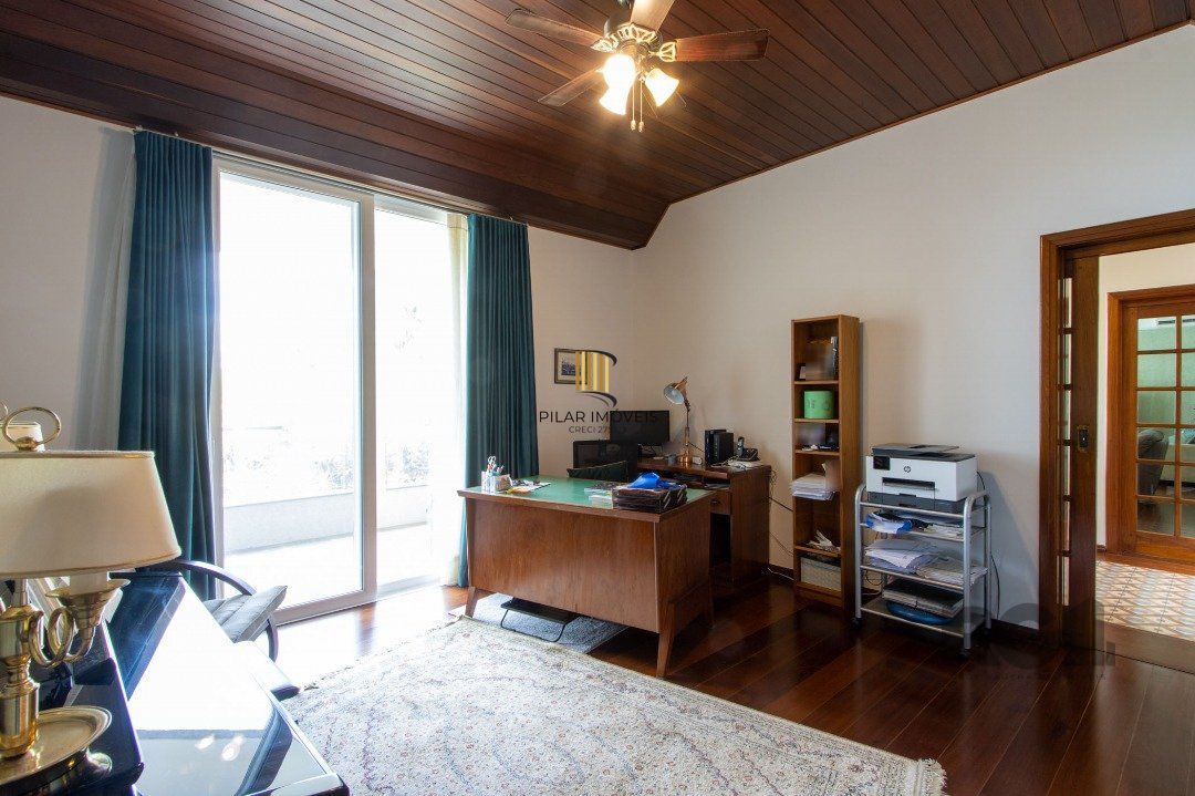 Sobrado com vista para Rio, 3 quartos, 2 suites, pátio, piscina, vaga para 4 carros - Bairro Vila Assunção