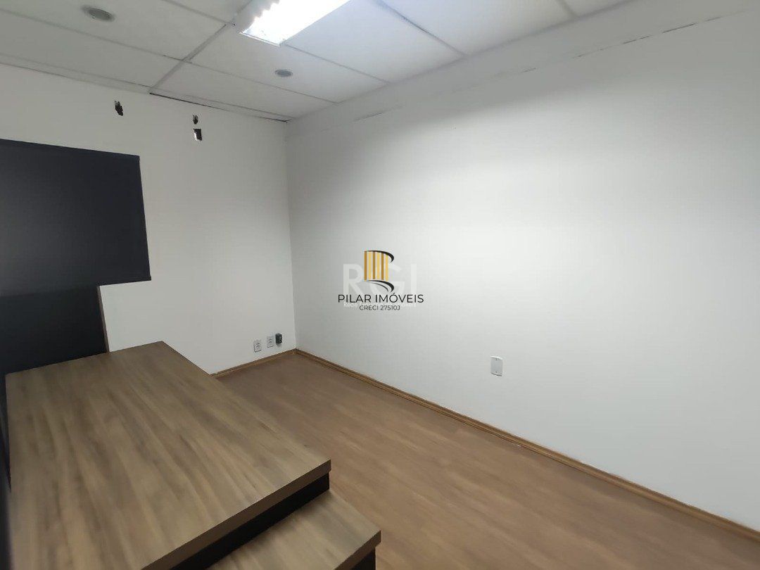Conjunto/Sala para Venda - 60m², 0 dormitórios, Cohab C