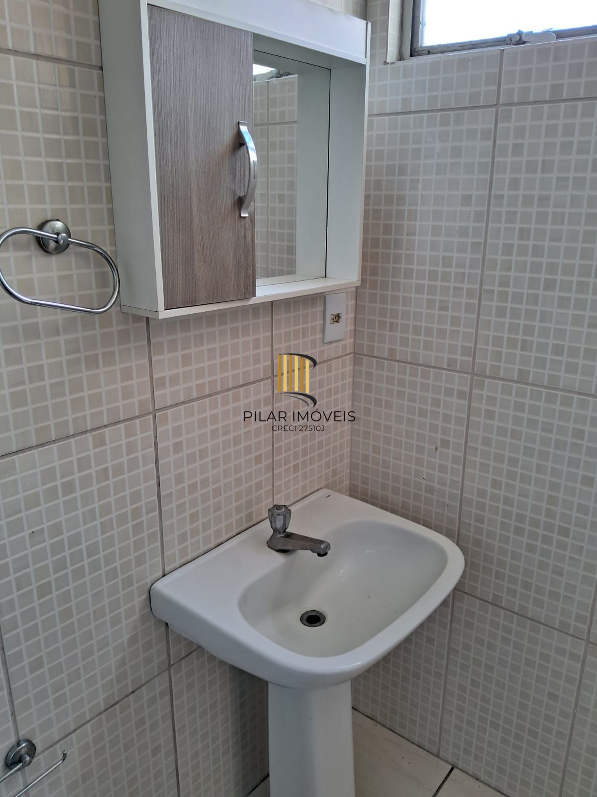 APARTAMENTO JK NO BAIRRO MENINO DEUS - 01 VAGA DE ESTACIONAMENTO - 25M² ÁREA PRIVATIVA