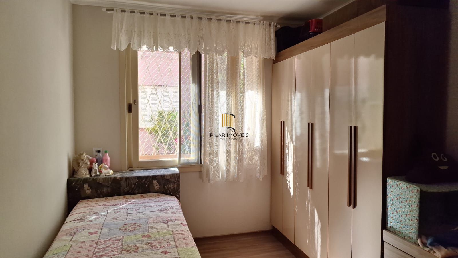 Apartamento  2 dormitórios,  garagem -  bairro Tristeza, Porto Alegre