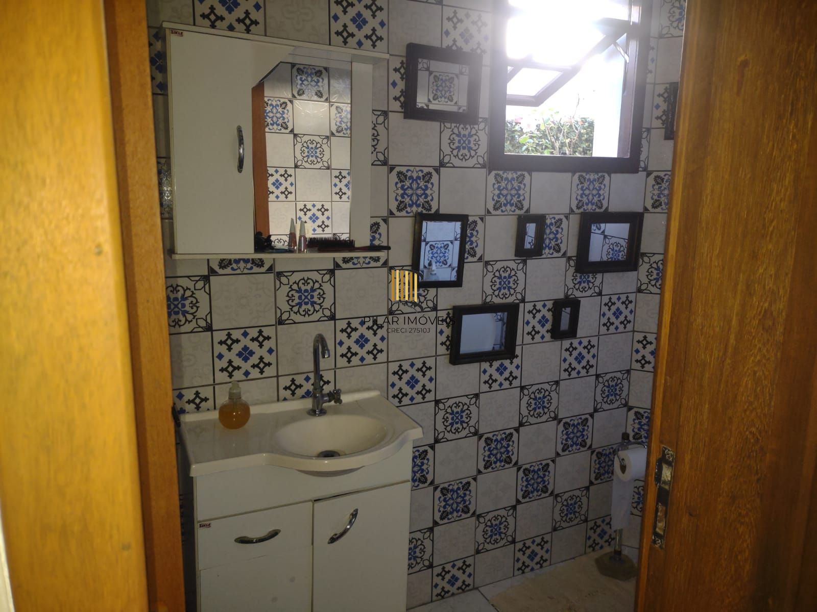 Casa com 4 quartos, suíte, piscina, lareira, churrasqueira em um terreno de 616m².