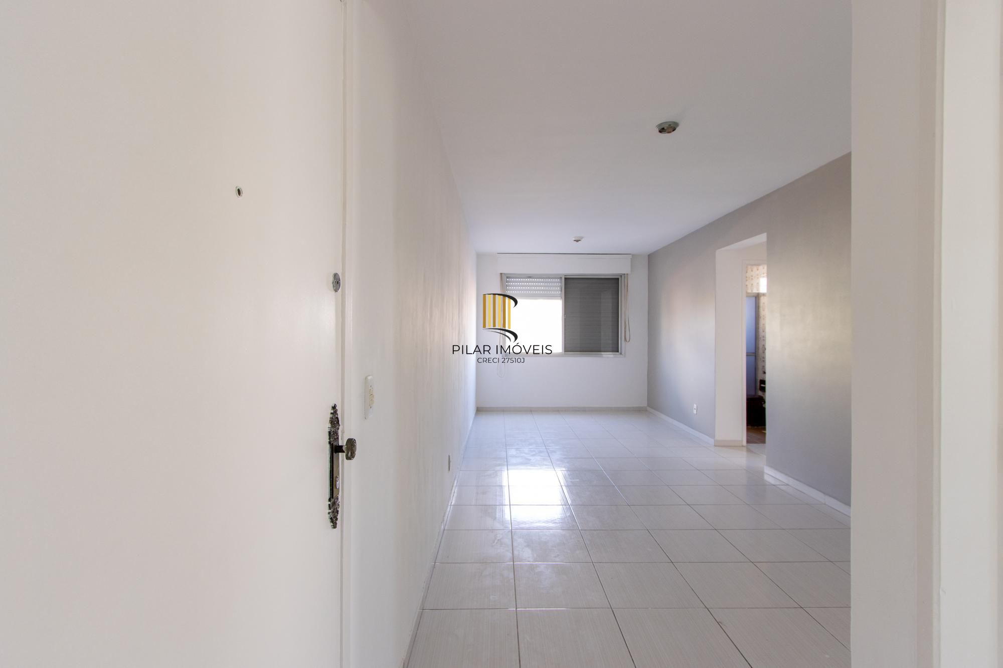 Apartamento de 02 dormitórios, banheiro social e lavabo. Vista panorâmica, cozinha ampla e área de serviço  ampla.