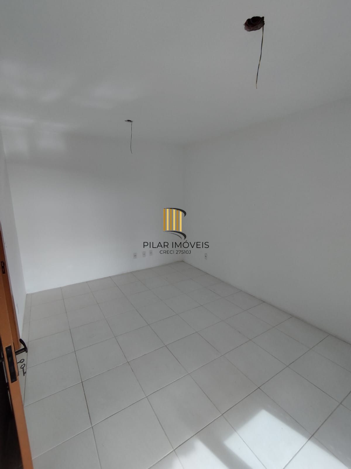 Casa de condomínio, 2 dormitórios, 1 vaga, bairro Ipanema.