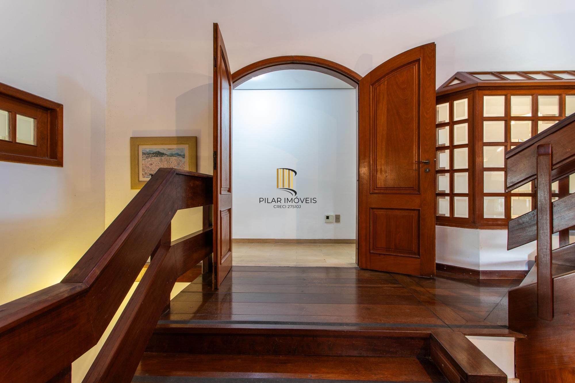 Casa em Condomínio à venda com 5 dormitórios, 565m² e 4 vagas no Condominio Jardim do Sol, Zona Sul de Porto Alegre