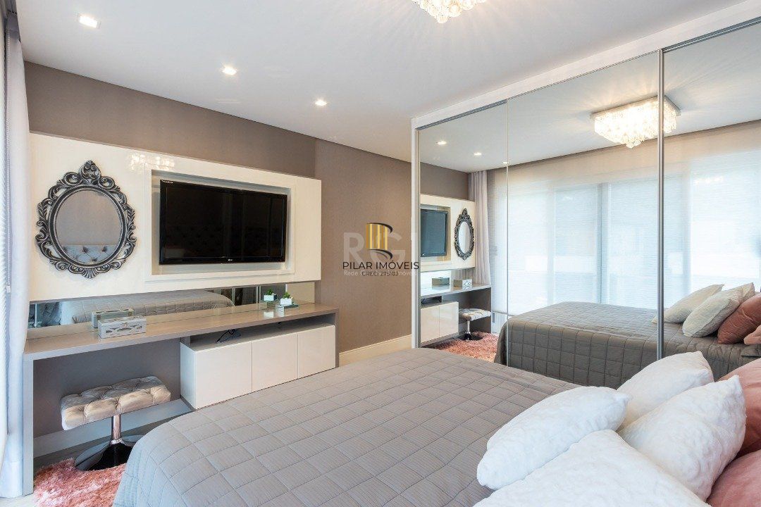Casa Condominio para Venda - 239.3m², 3 dormitórios, sendo 2 suites, 6 vagas - Distrito Industrial