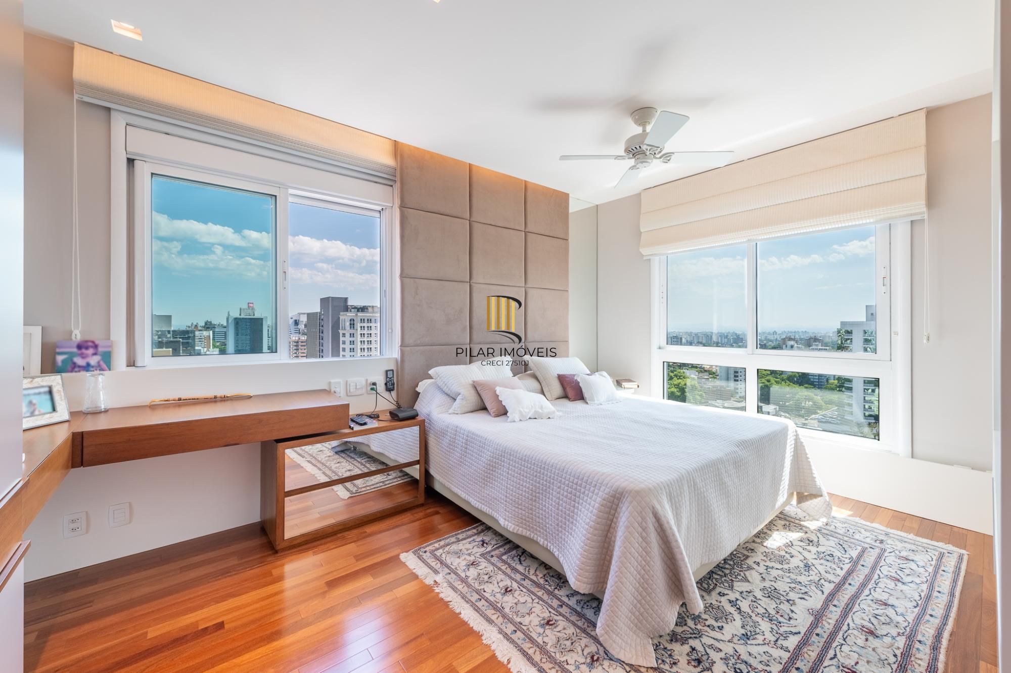 Apartamento com 204m², 3 dorm, 5 vagas no Petrópolis