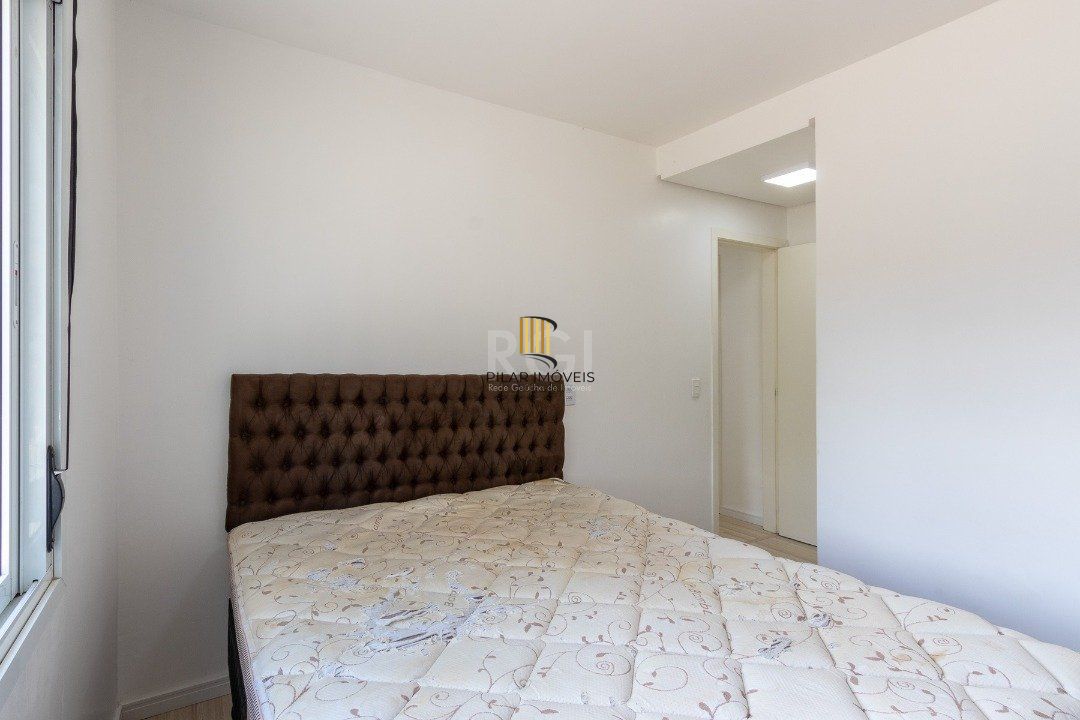 APARTAMENTO SEMIMOBILIADO