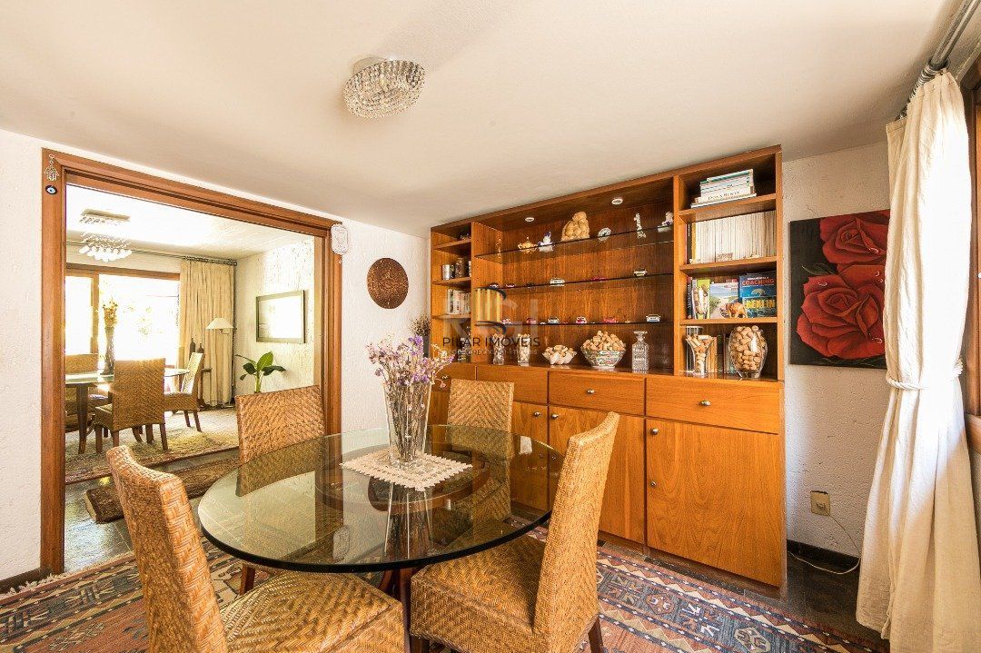 Casa para Venda - 370m², 5 dormitórios, sendo 2 suites, 7 vagas - Vila Assunção
