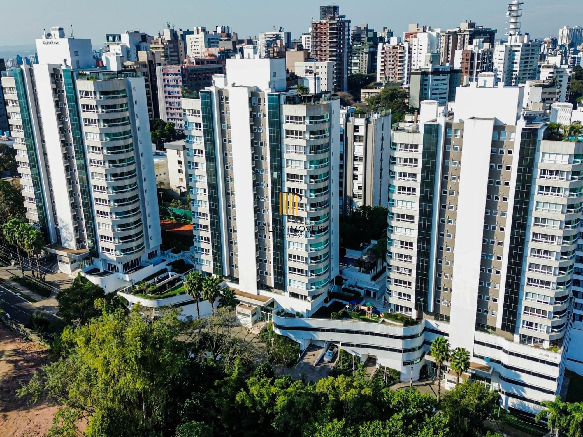 Apartamento com 202m², 3 suítes, lareira, churrasqueira, 3 vagas, infraestrutura completa, no Bela Vista.