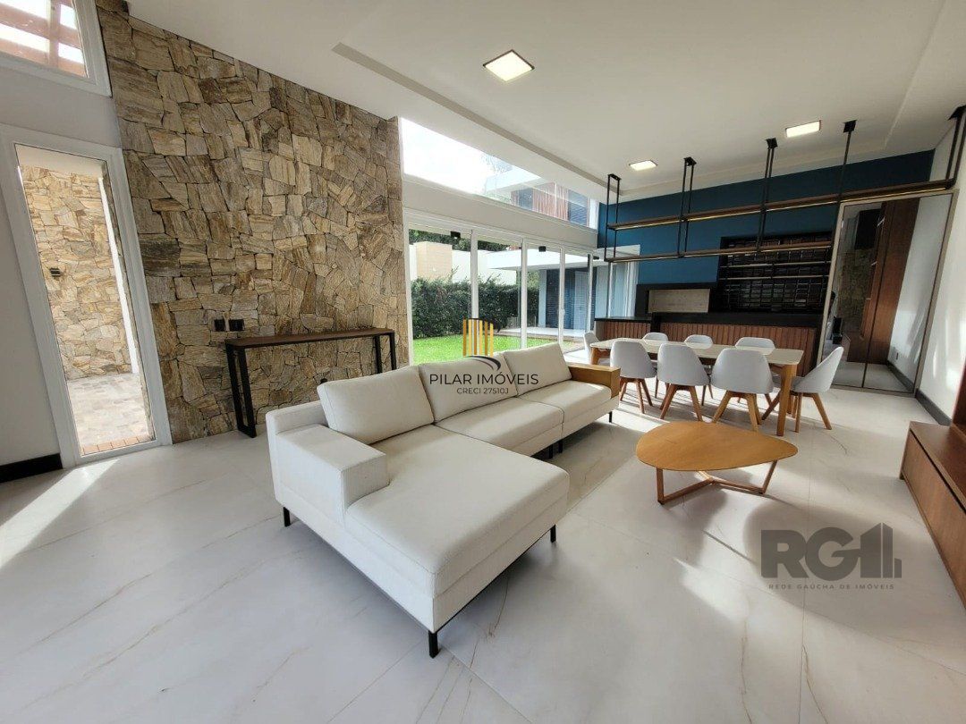 Casa de Condomínio 4 dormitórios no bairro Atlântida
