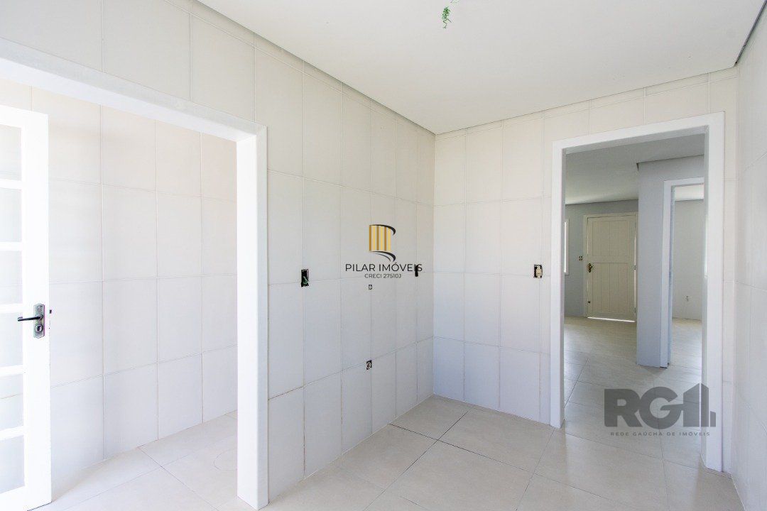 Casa  no Bairro Hípica, 100% reformada, 2 dormitórios, 1 vaga de garagem.