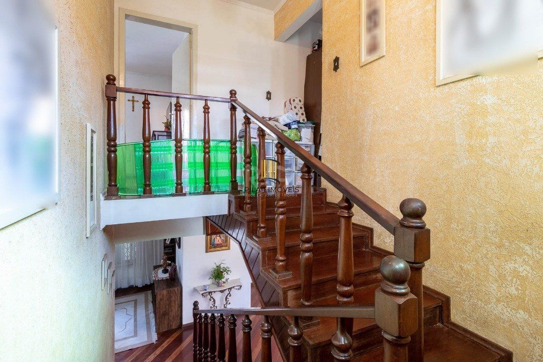 Casa para Venda - 280m², 3 dormitórios, sendo 1 suites, 2 vagas - Nonoai
