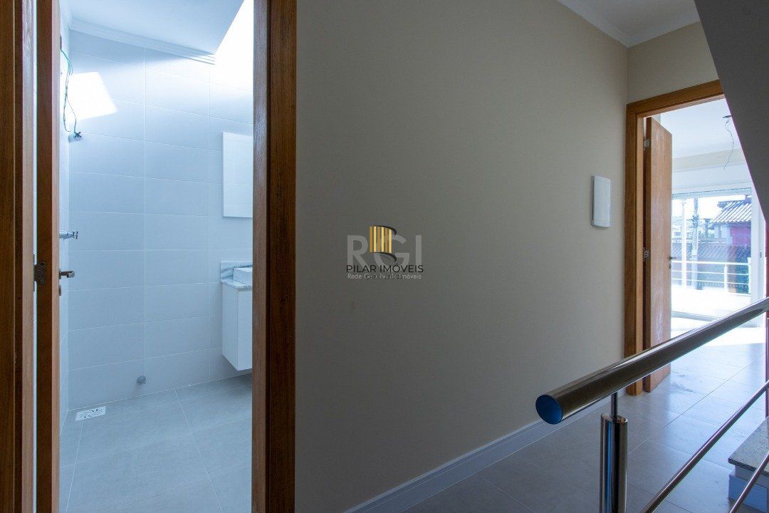 Casa 3 dormitórios no bairro Hípica