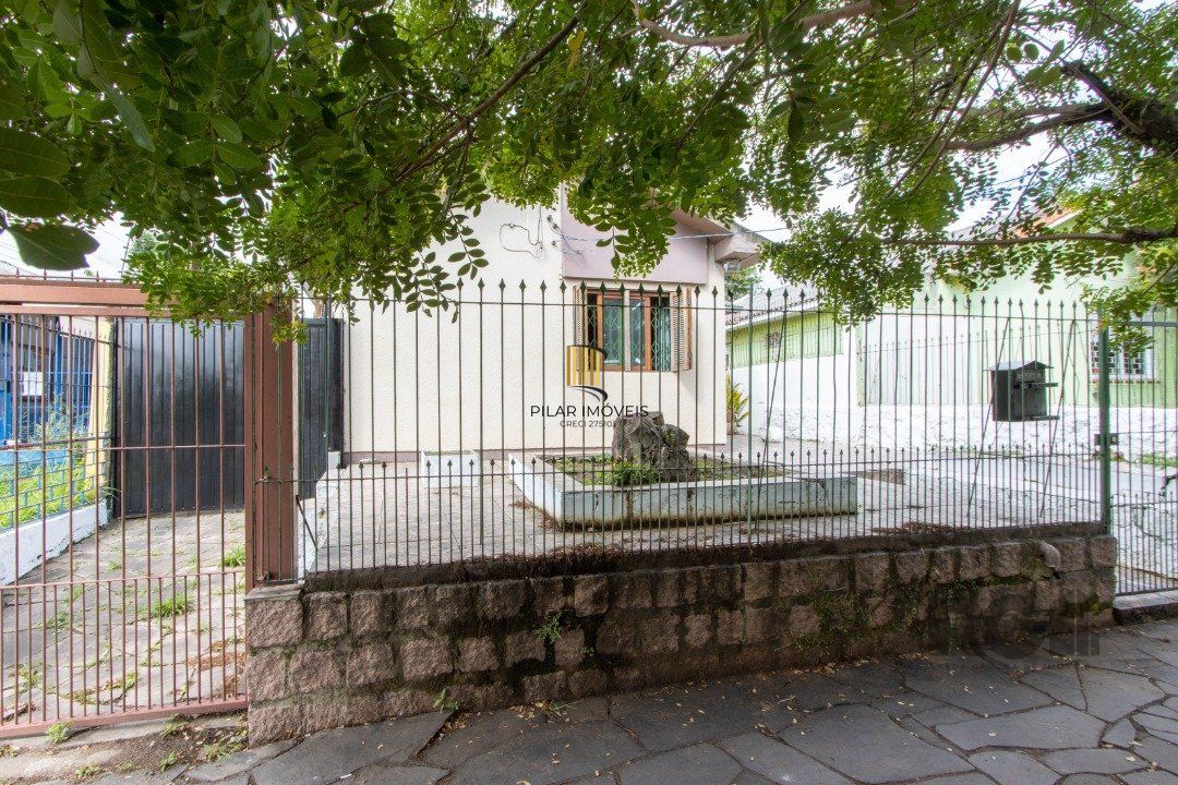 Casa 3 dormitórios, bairro Jardim Carvalho.