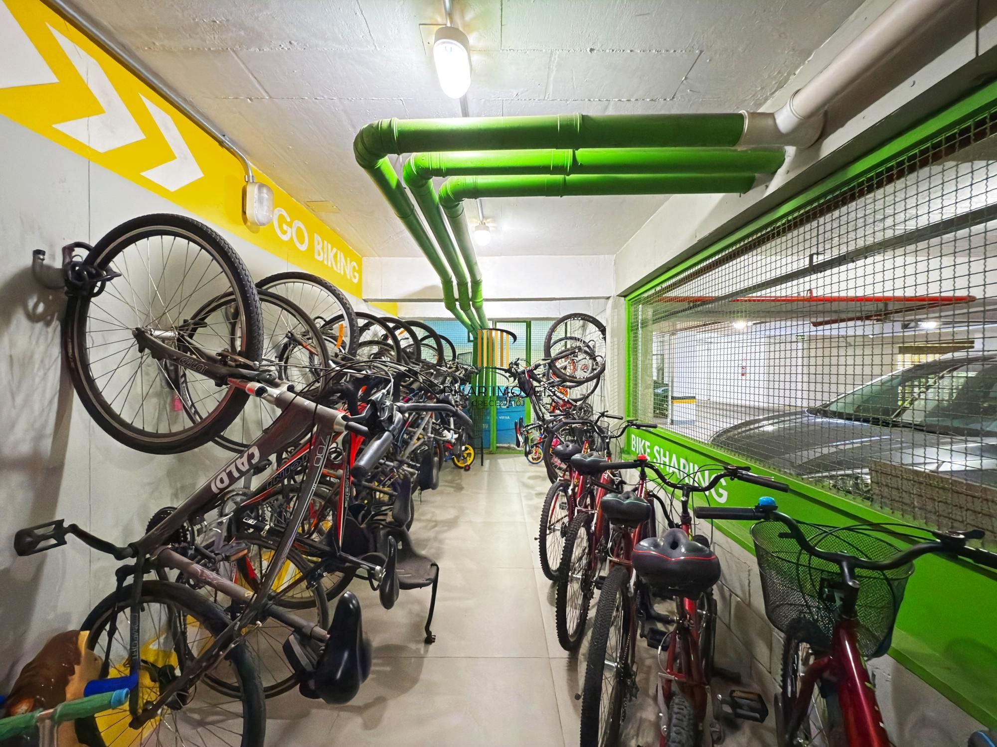 Apartamento 03 Suítes bairro Cristal, 88,97m² de área privativa, semimobiliada e 02 vagas de garagens cobertas.