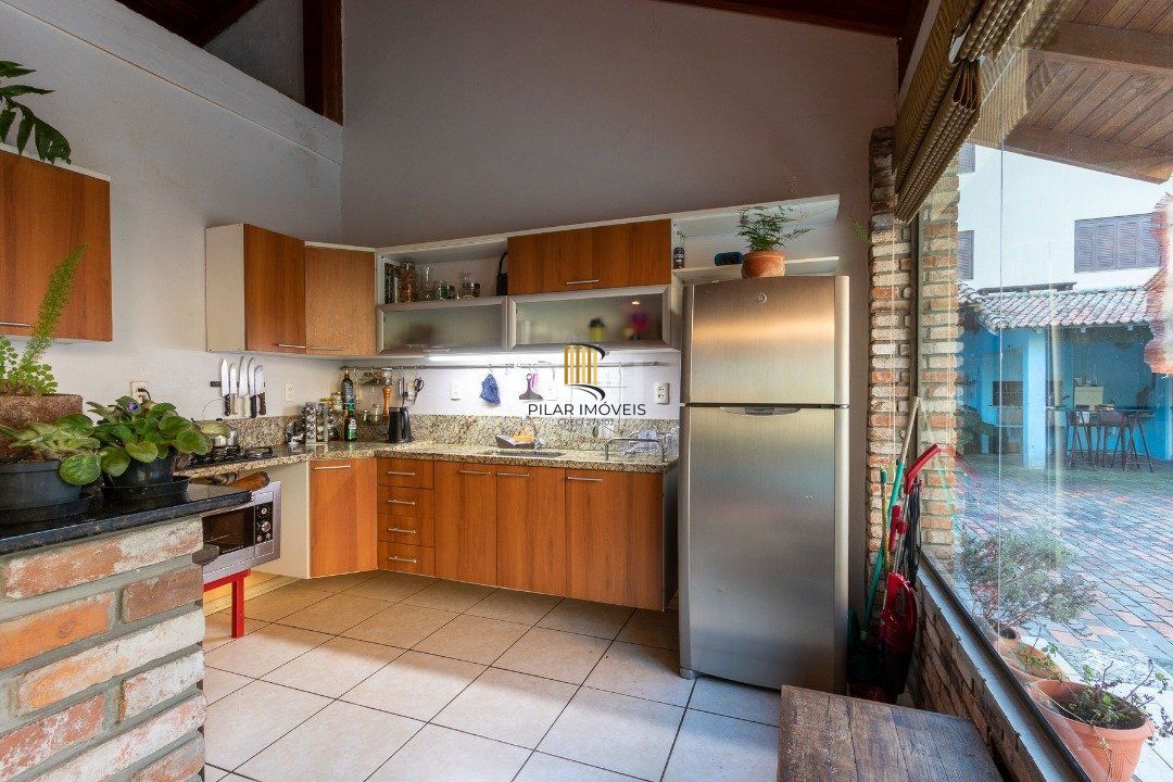 Casa para Venda - 292.21m², 4 dormitórios, sendo 2 suites, 3 vagas - Tristeza
