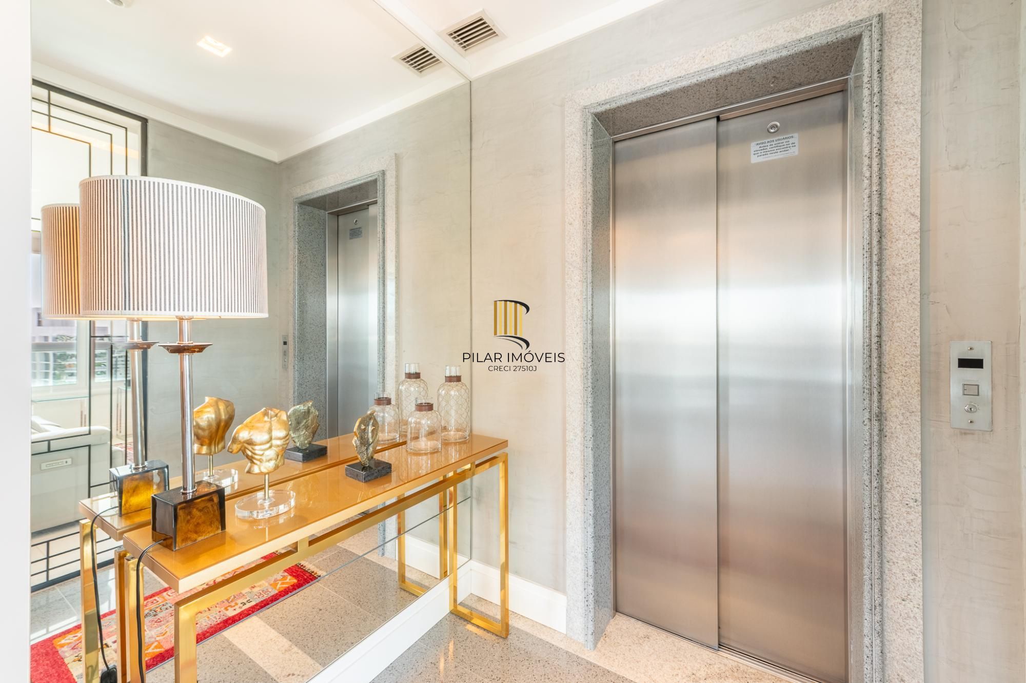 Apartamento com 204m², 3 dorm, 5 vagas no Petrópolis