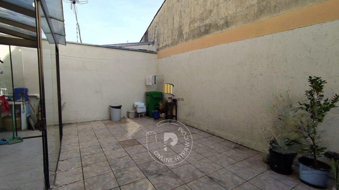 Sobrado 3 dormitórios no bairro Hípica