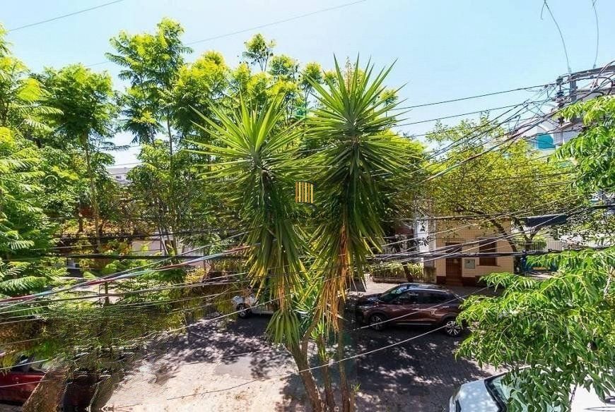 Casa 3 dormitórios no bairro Azenha