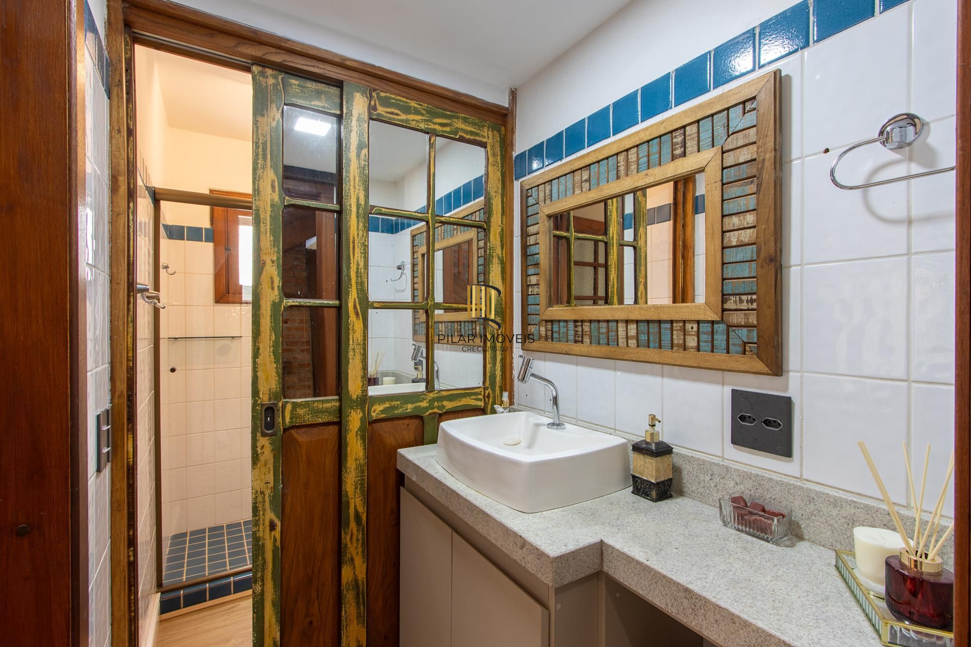 Casa 4 suites no Terra Ville, com home office, estar íntimo, 4 vagas e piscina.