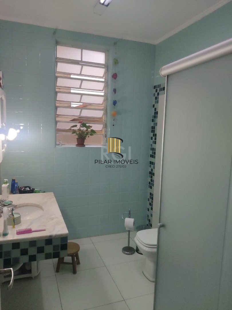 Casa para Venda - 205m², 3 dormitórios, sendo 1 suites, 2 vagas - Santo Antonio