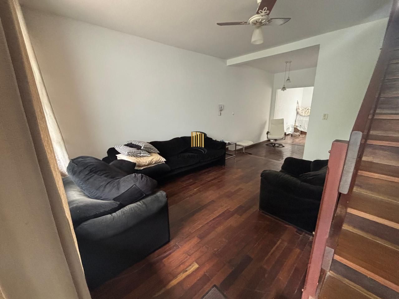 Casa estilo sobrado 2 dormitórios
