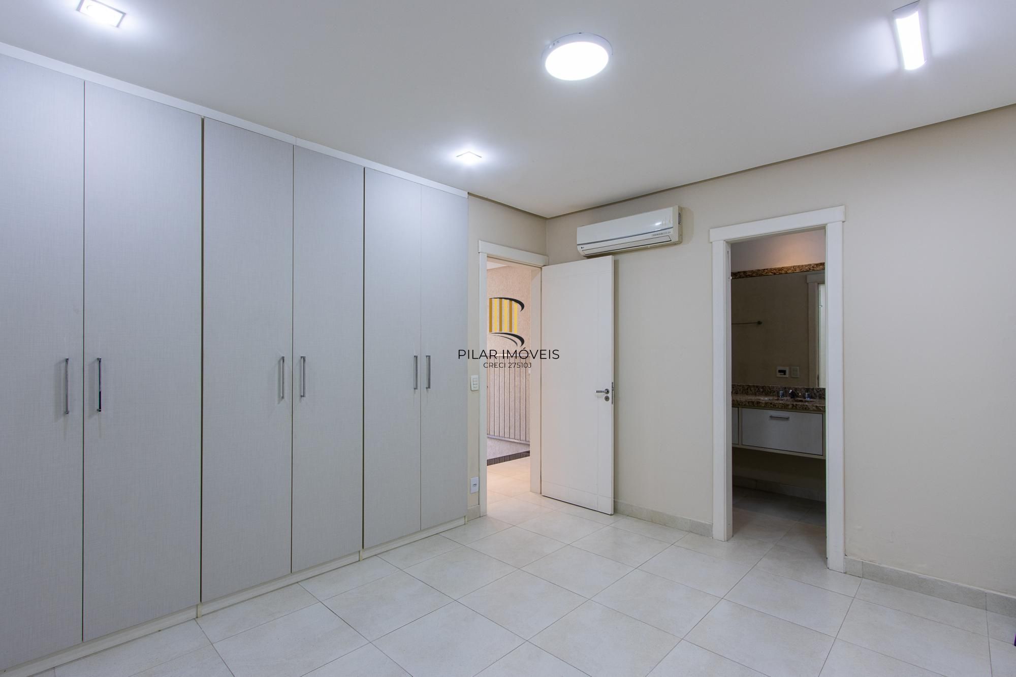 Casa de Condomínio 4 dormitórios no bairro Belém Novo