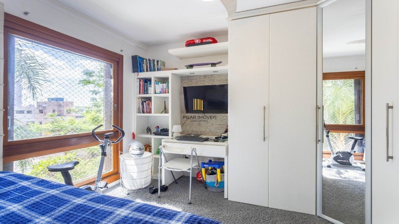 Apartamento193m² privativos,  3 dormitórios (2 suítes),  3 vagas