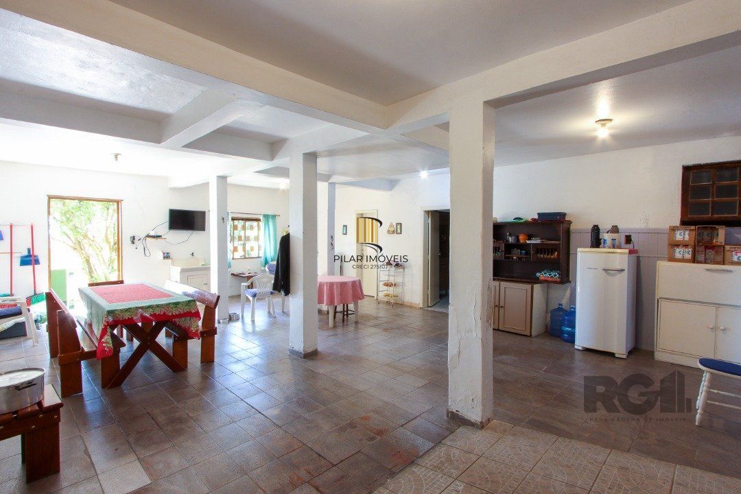 Casa 04 dormitórios, 02 suítes, living 02 ambientes