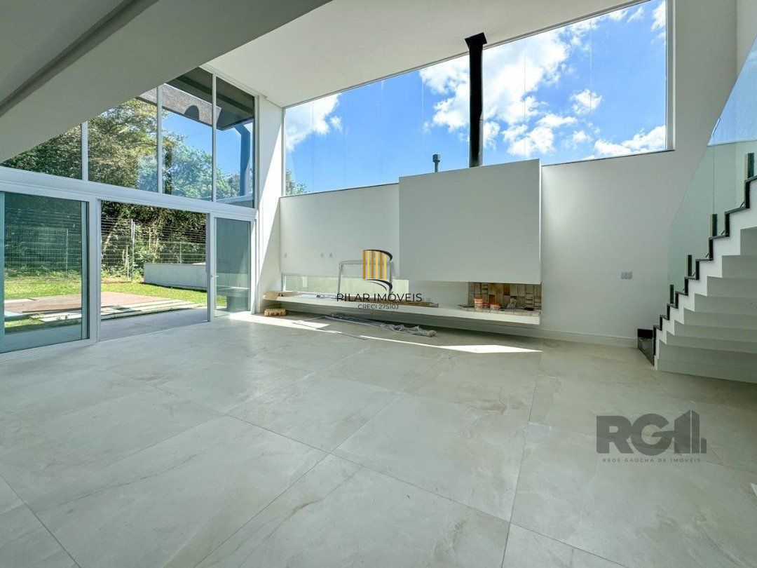 Casa Condominio para Venda - 300m², 4 dormitórios, sendo 4 suites, 2 vagas - Alphaville