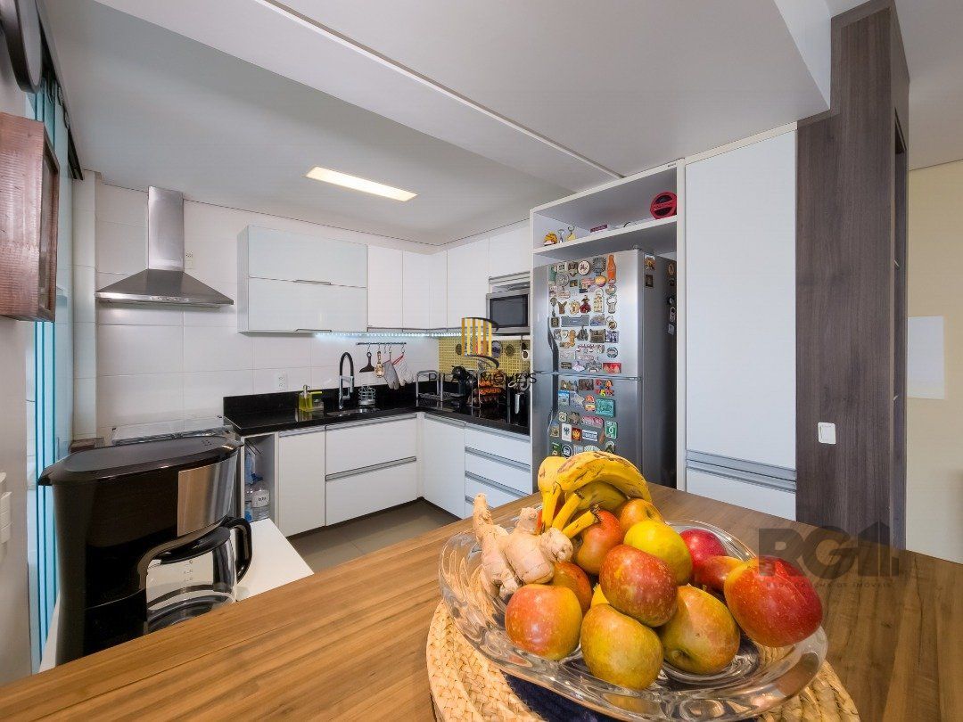Apartamento com 3 quartos, suite, 3 vagas, condomínio com infra - Bairro Tristeza