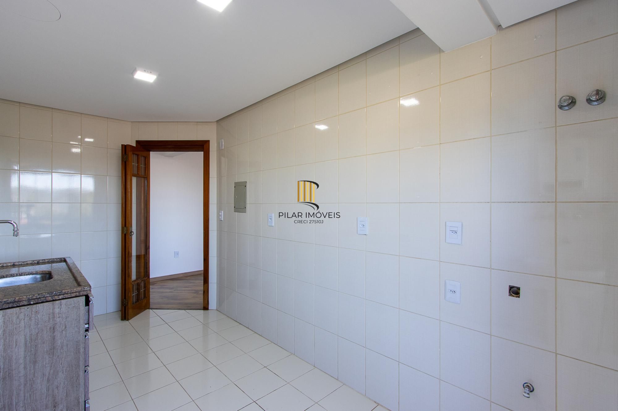 Apartamento de 2 dormitórios, 1 suíte e 2 vagas de garagem no bairro Tristeza.