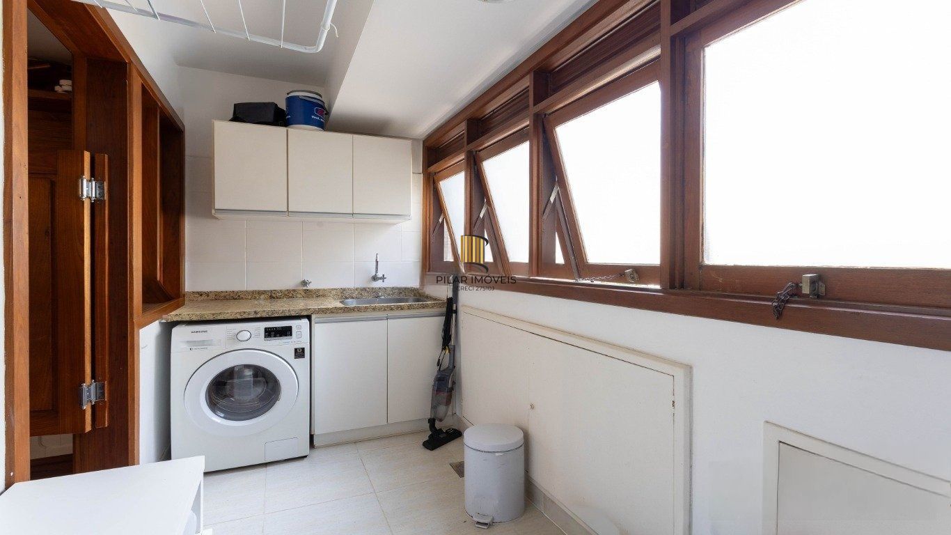 Apartamento193m² privativos,  3 dormitórios (2 suítes),  3 vagas