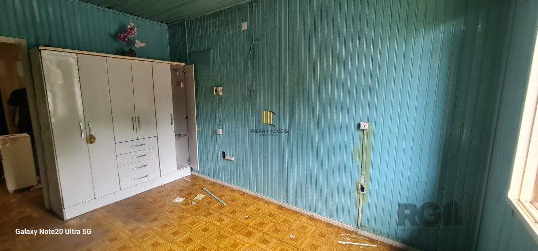Casa com 2 dormitórios e 2 banheiros, área privativa de 100m²
