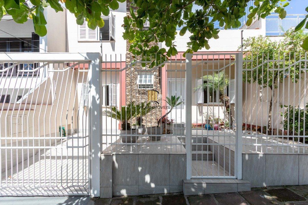 Sobrado para Venda - 150m², 3 dormitórios, sendo 1 suites, 1 vaga - Morro Santana