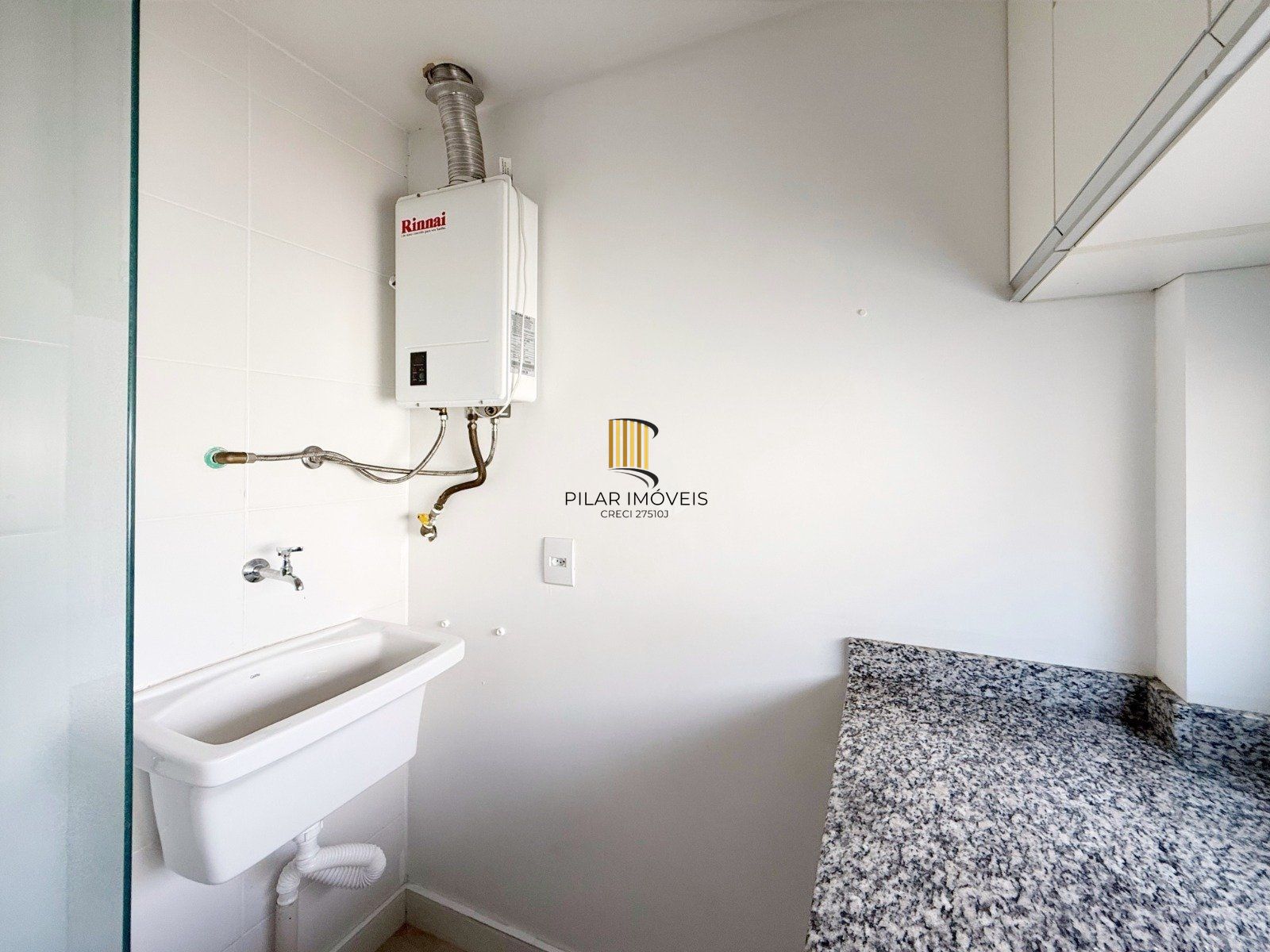 Apartamento com 2 dormitórios, sendo 1 suíte, e sala ampla com ambientes integrados - Condomínio Residencial Sucre
