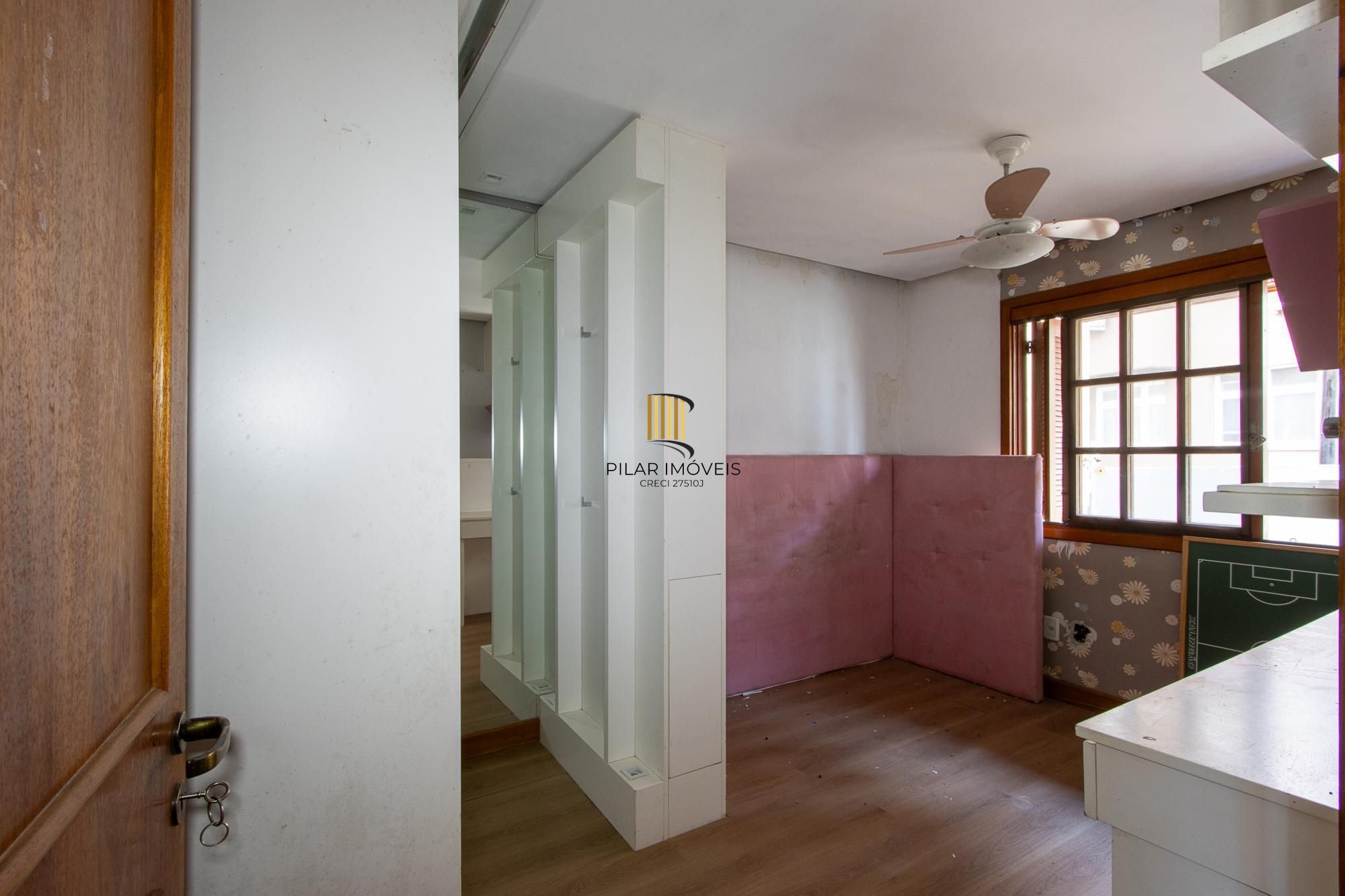 Casa em condominio Zona Sul, desocupada