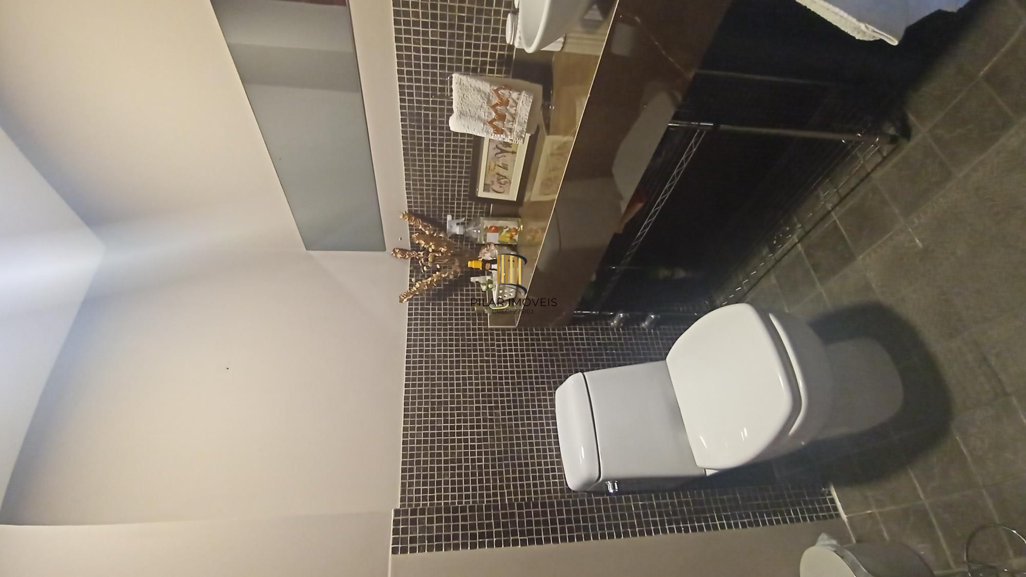 Casa de Condomínio com 3 Suítes, no bairro Tristeza