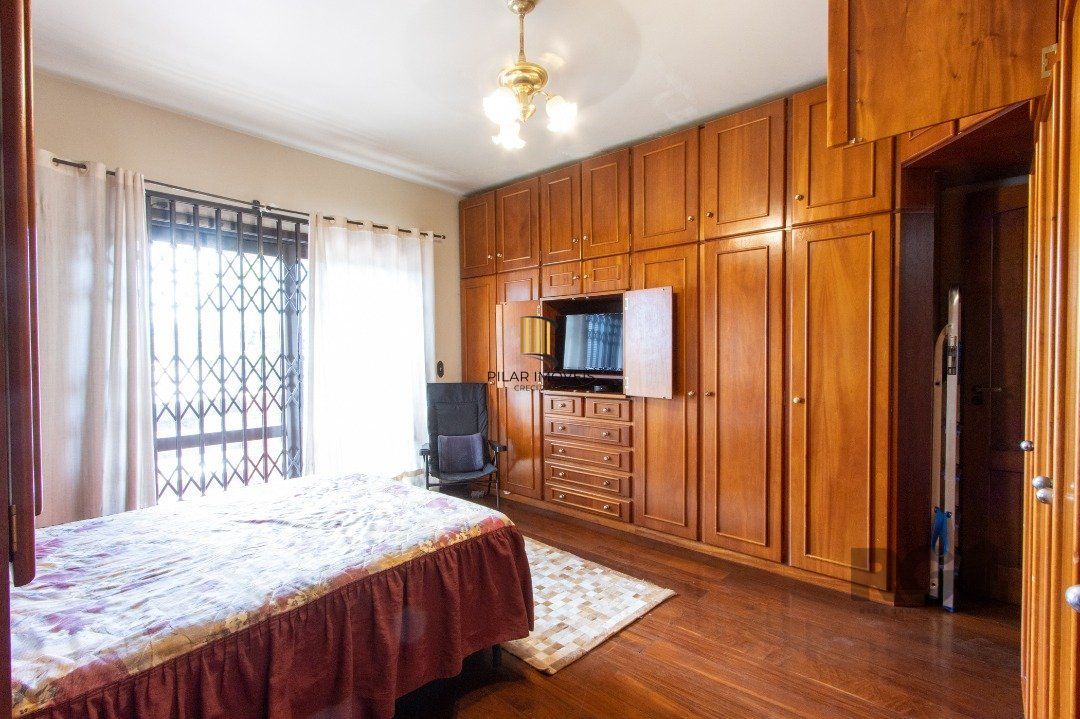 Casa para Venda - 500m², 4 dormitórios, sendo 1 suites, 4 vagas - Coronel Aparício Borges