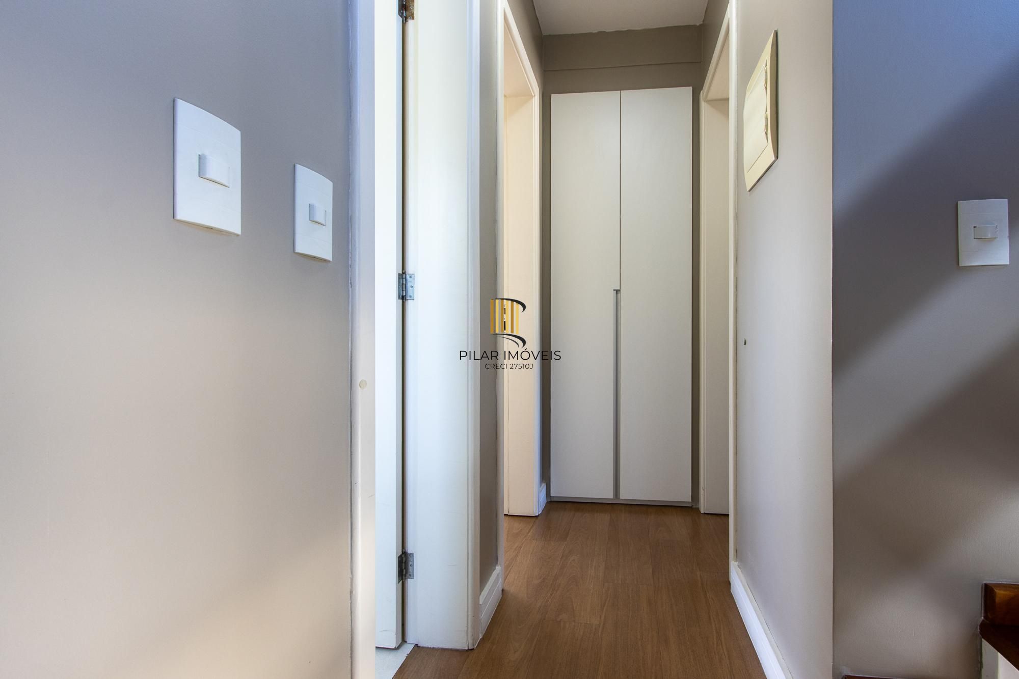 Casa condomínio | 3 dormitórios | 1 Suíte | 240,82 Privativos | 2 Vagas | Bairro Teresópolis