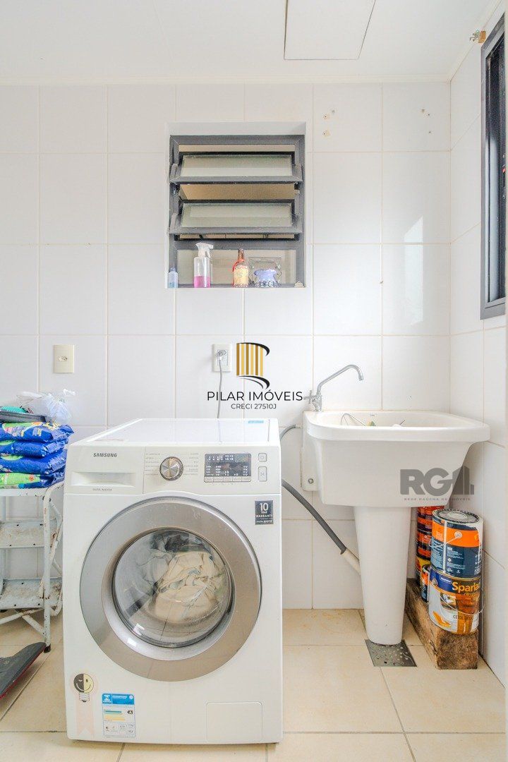 Cobertura Horizontal,  3 quartos, 1 suite, piscina, condominio com infra, 2 vagas - Bairro Tristeza