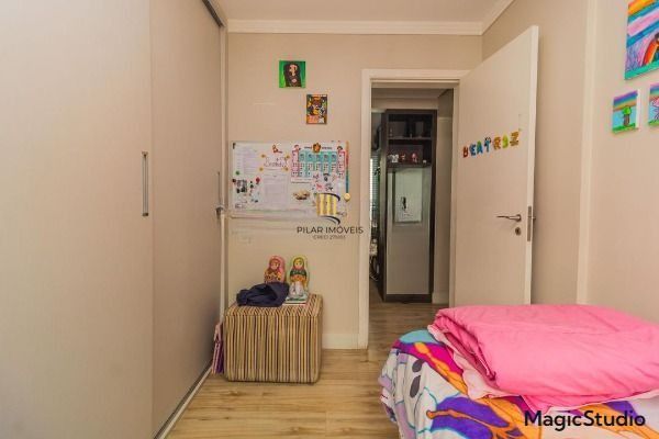 Vende apartamento no Bairro Passo da Areia - Porto Alegre