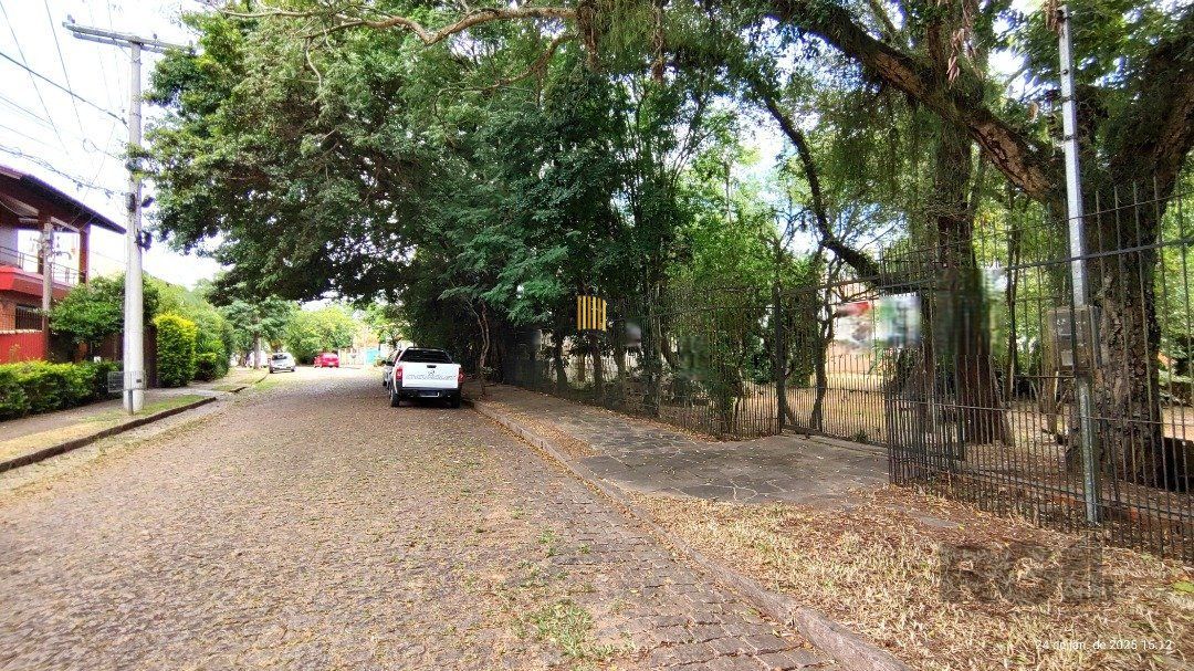 Terreno plano com 24,90m de frente, localizado no bairro Serraria.