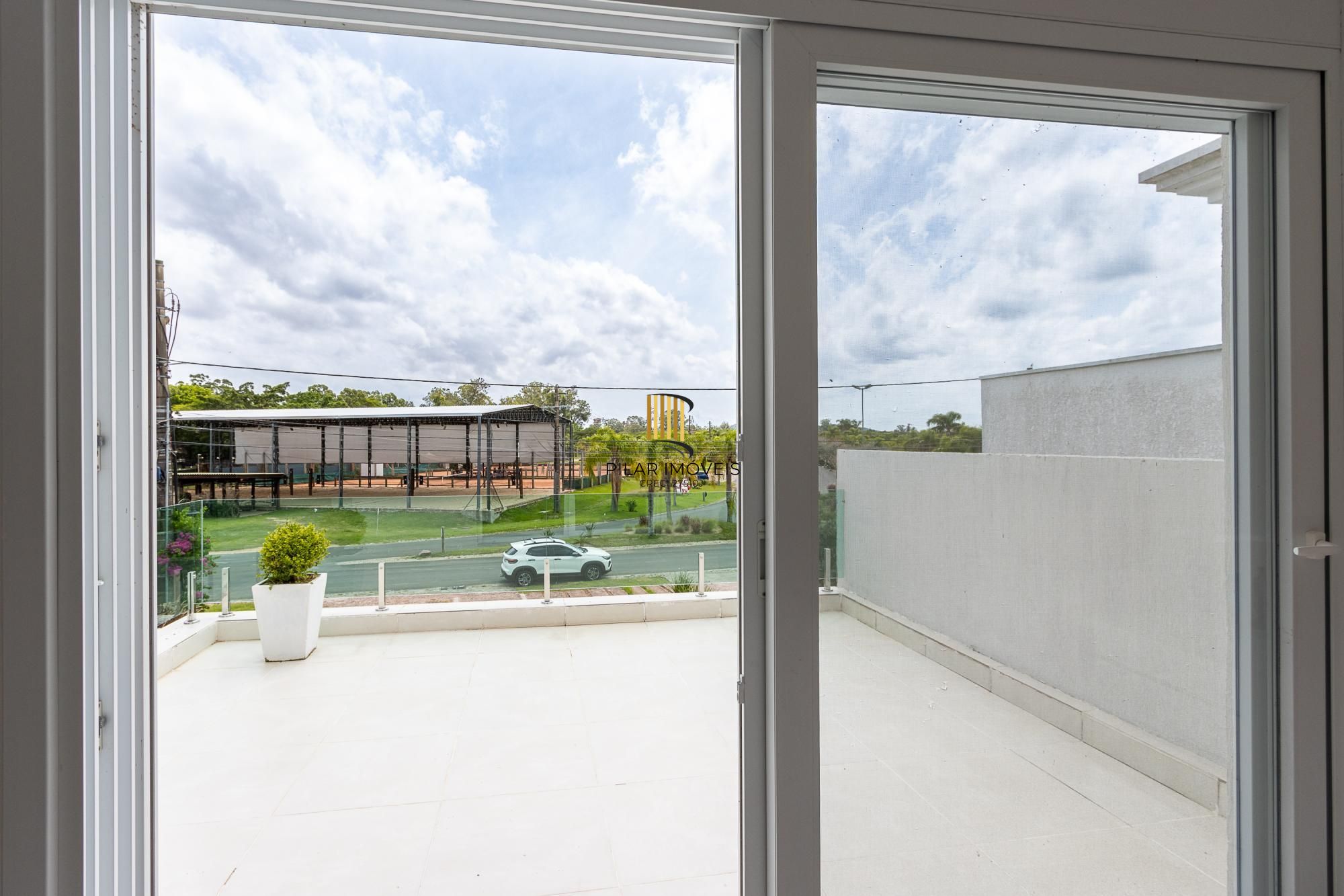 Excelente Casa à Venda no Condomínio Terra Ville