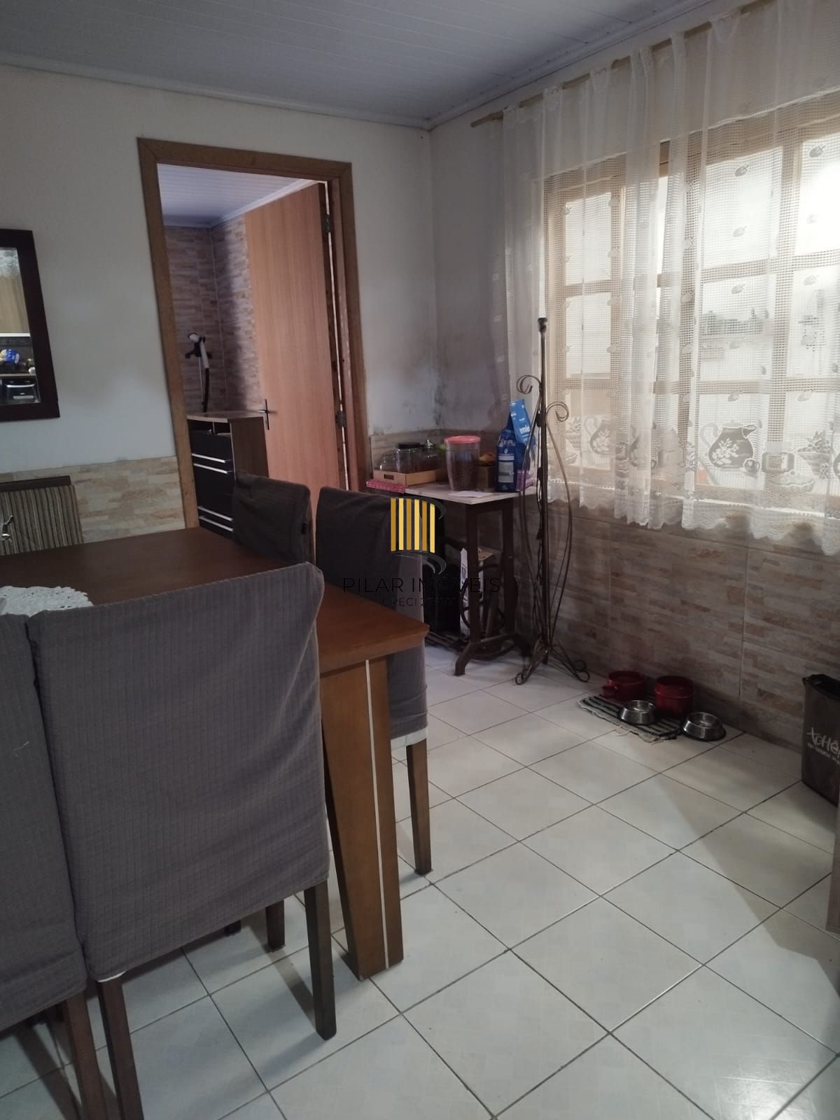**Casa Residencial em Santa Tereza, Porto Alegre, RS - Oportunidade Única!**