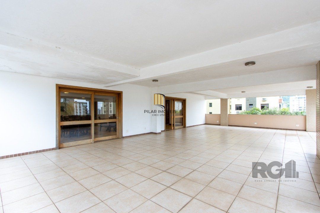 Apartamento na tristeza com três suítes e três vagas