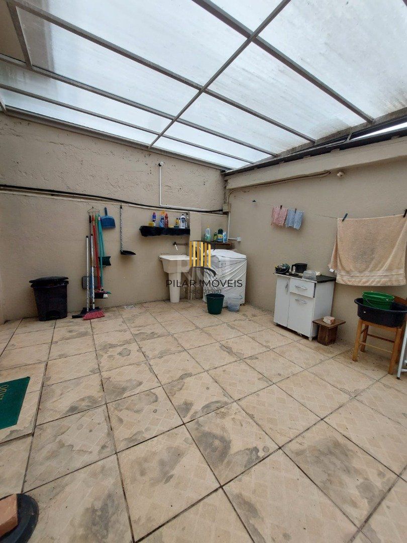 Casa para Venda - 184m², 3 dormitórios, sendo 1 suites, 4 vagas - Cristal