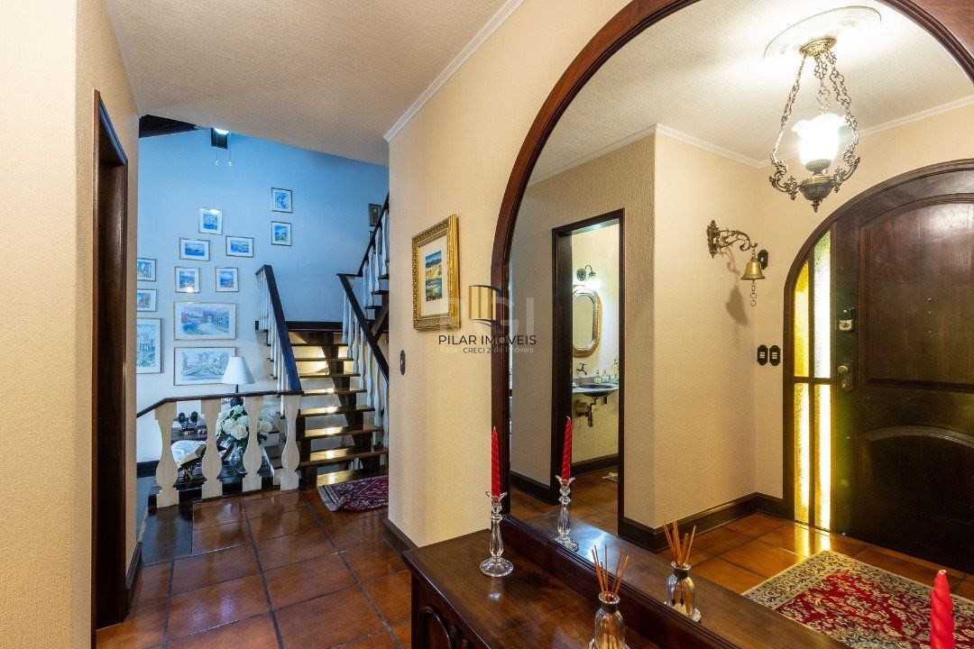 Casa para Venda - 430m², 4 dormitórios, sendo 2 suites, 4 vagas - Vila Assunção