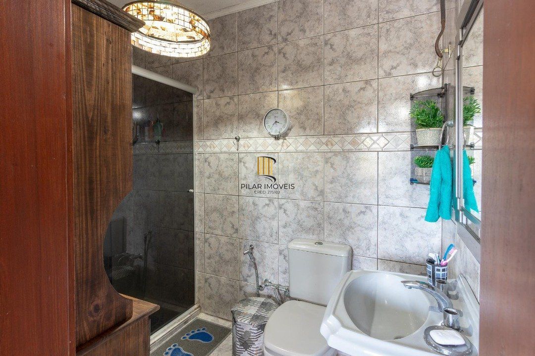 Casa para Venda com 3 dormitórios, sendo 1 suites e 4 vagas no bairro Ipanema