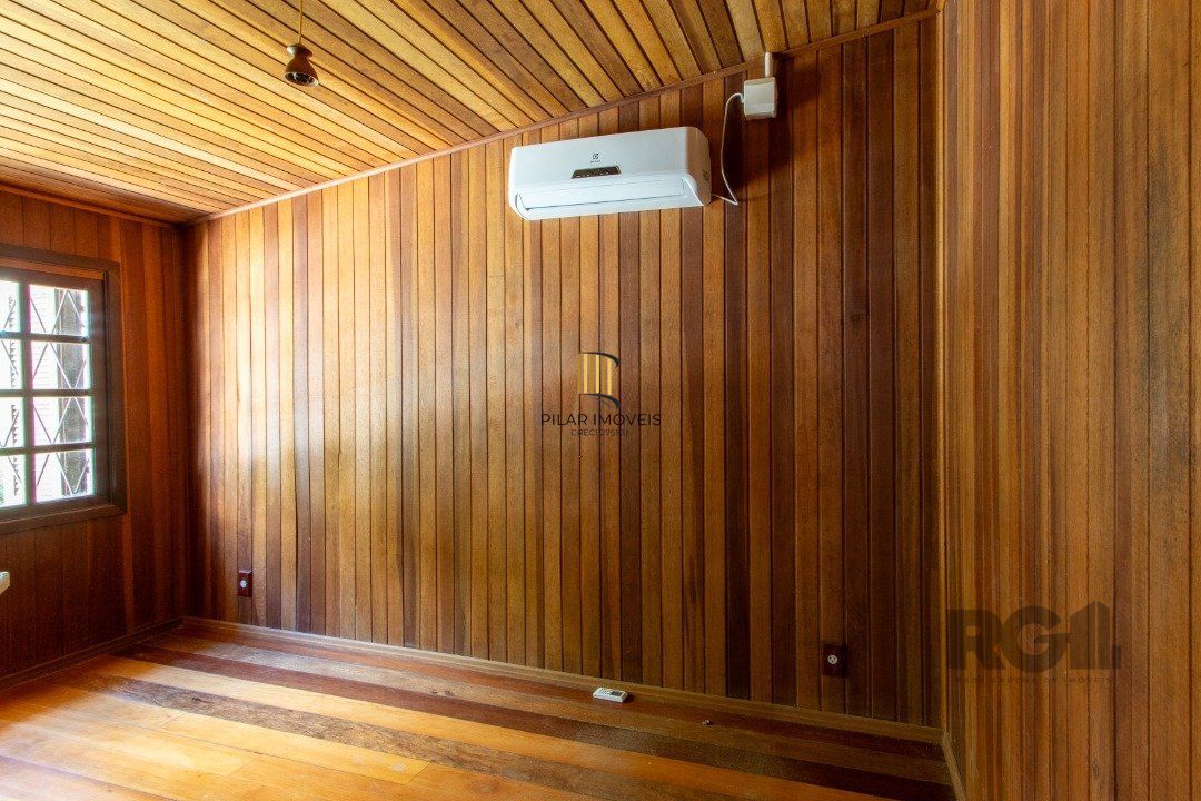 Casa 4 dormitórios no bairro Espírito Santo